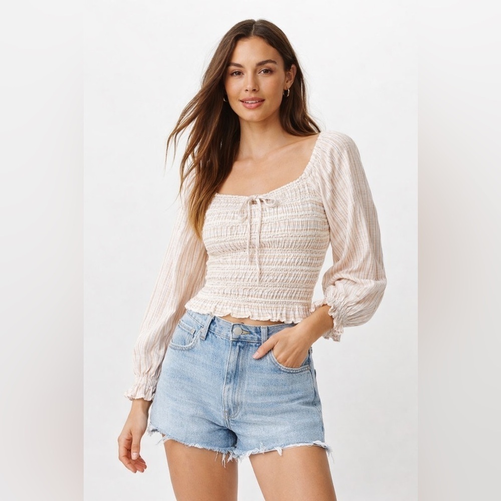 American Eagle Smocked Lg Sleeve Peasant Crop Top in Cream – Women’s Sz XS